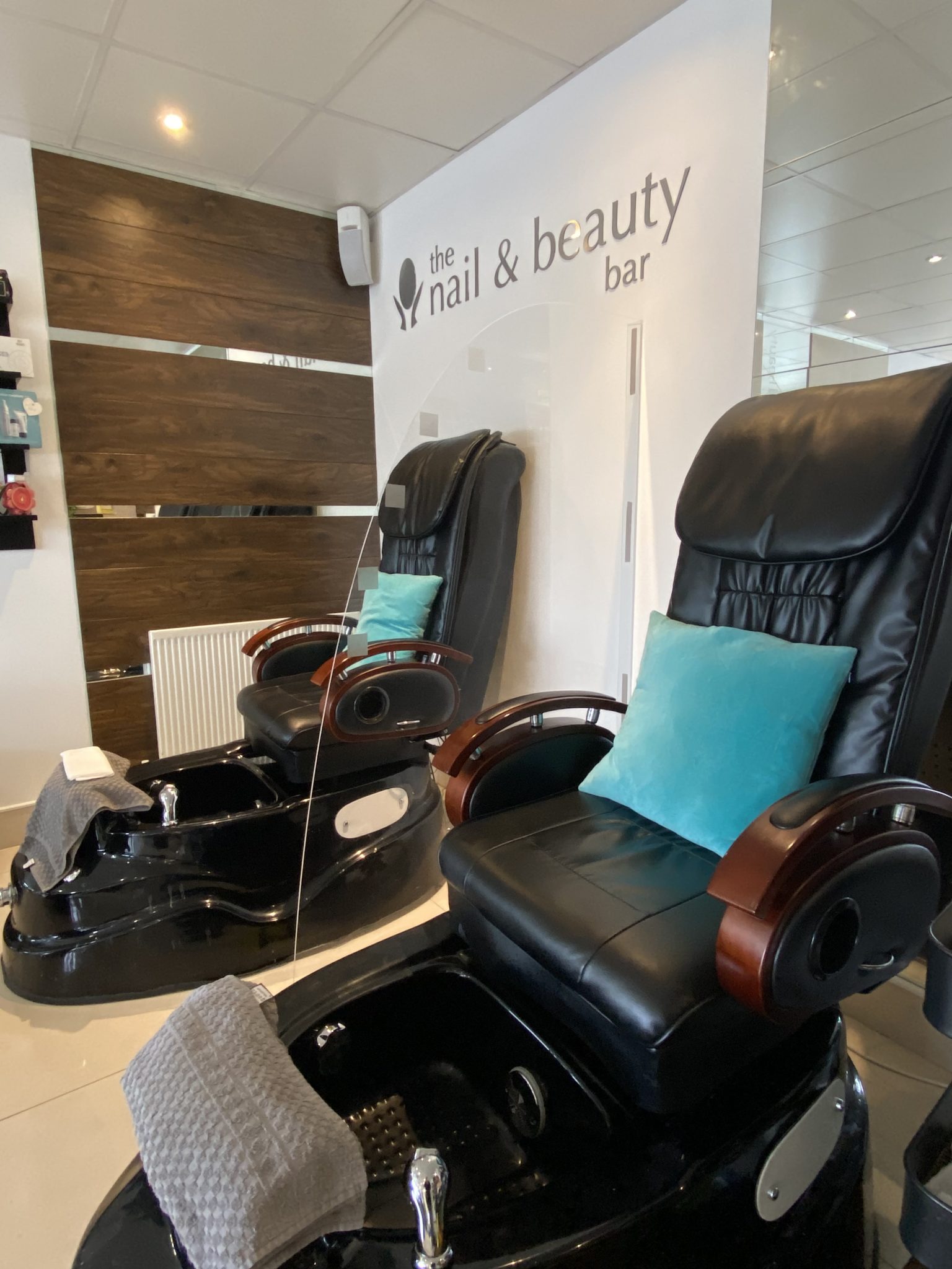 Nail and Beauty Bar Revive.Refresh.Relax